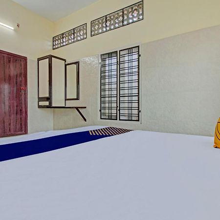 Spot On J P Tourist Home Kollam Ngoại thất bức ảnh