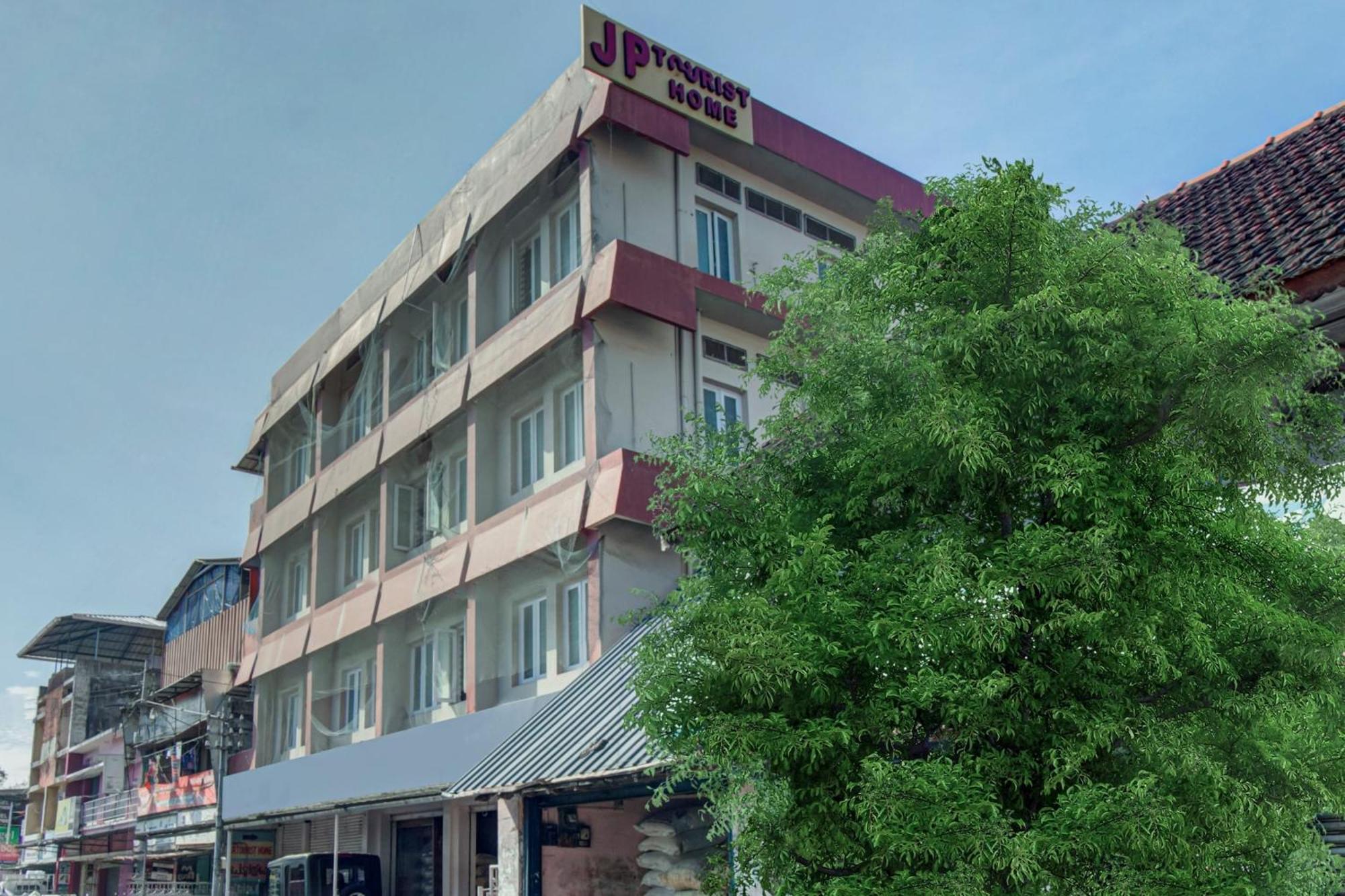 Spot On J P Tourist Home Kollam Ngoại thất bức ảnh